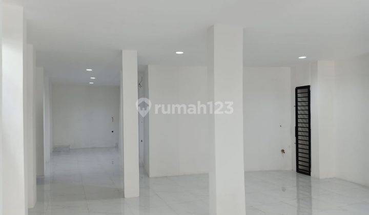 Ruang Usaha di Angke Jakarta Barat, 2,5 Lantai. Luas 352 M2 1