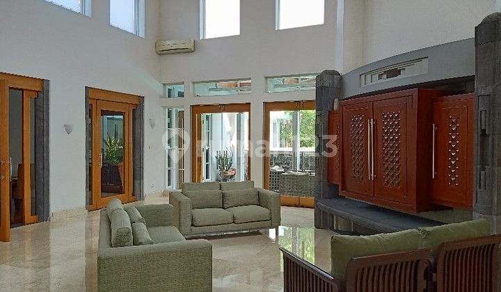 Rumah Jalan Cimahi Menteng, Jakarta Pusat. Desain Tropical Unique Rumah Jalan Cimahi Menteng, Jakarta Pusat. Desain Tropical Unique