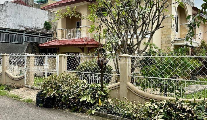 Rumah Hook Kedoya Selatan, Jakarta Barat
