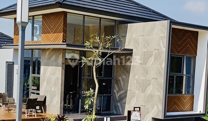 Elegan Architecture Concept House Living Strategic Location