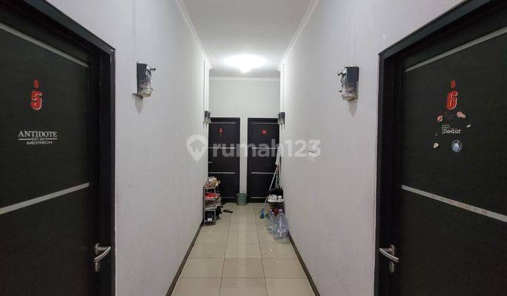 Rumah 3 Lantai Bagus Unfurnished SHM di Surya Sumantri, Bandung 2