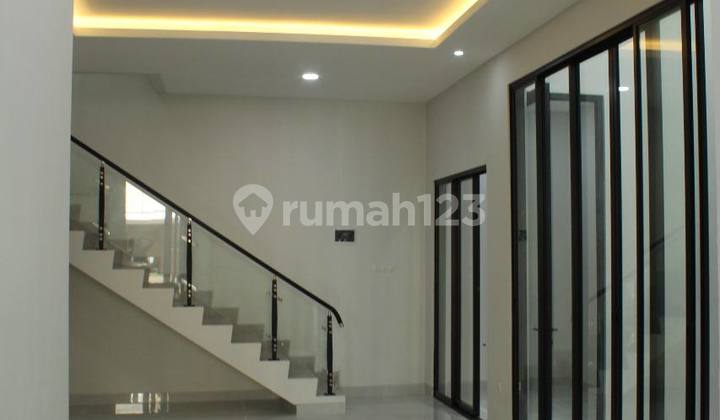 New 2-Story Ready-to-Occupy House in Graha Family Area. Dian Istana Mocca Vrbana 2