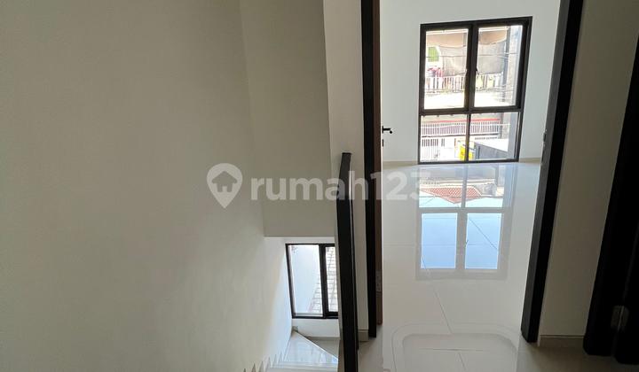 Rumah Baru Gress Daerah Manukantama Dekat Margmulyo Row Jalan 3 Mobil Lebih 2