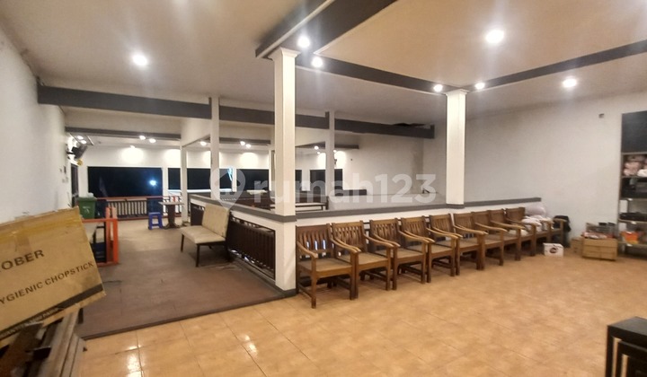 Business Property on Java Street GKB, the Busiest Area in Gresik, Ready to Support Your Business with a Guaranteed Crowded Location. 2