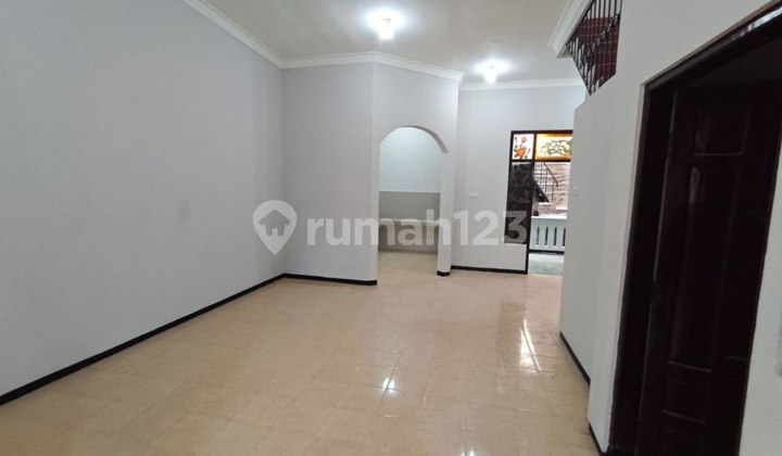 Rumah 2 Lantai Tengah Kota Surabaya Siap Huni.ngagel Wasana Cocok Buat Kos Atau Mess Karyawan 2