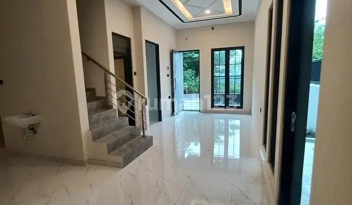 Rumah 2 Lantai Siap Huni Manyar Jaya Row Jalan 4 Mobil 2