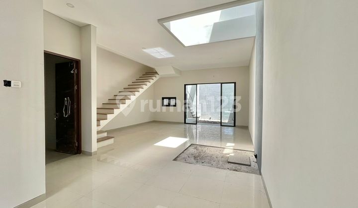 New 2-Story House in East Darmo Permai, Near South Darmo Permai, Kupang Indah, New Kupang, Darmo Bavarian, Graha Family, Dian Palace, Bukit Darmo Golf 2