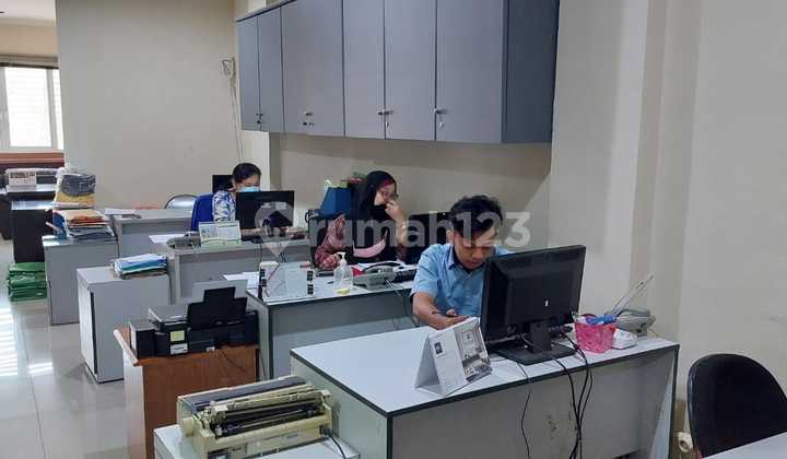 Ruko daan mogot jakarta barat pinggir jalan 3 lantai siap pakai 2