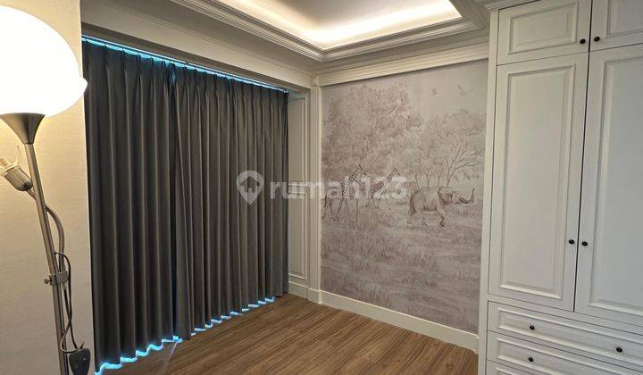 Apartemen St Mortiz New Royal Private Lift 2BR American Style 2