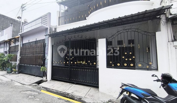 Rumah Second 2 Lantai Dekat Manahan Banjarsari Solo