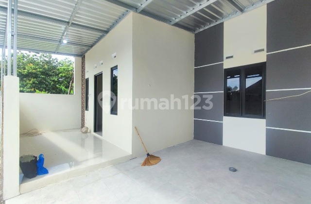 Cheap House Ready to Live In Already Fenced Canopy 2