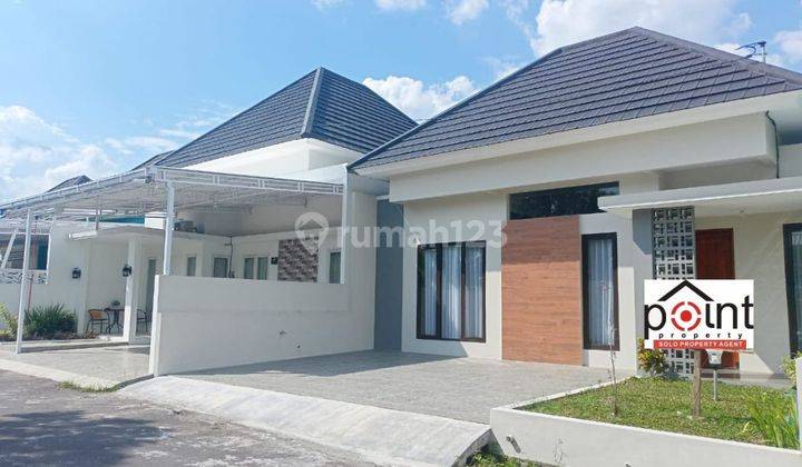 Rumah Baru Fully Furnished Cluster One Gate System Colomadu 13