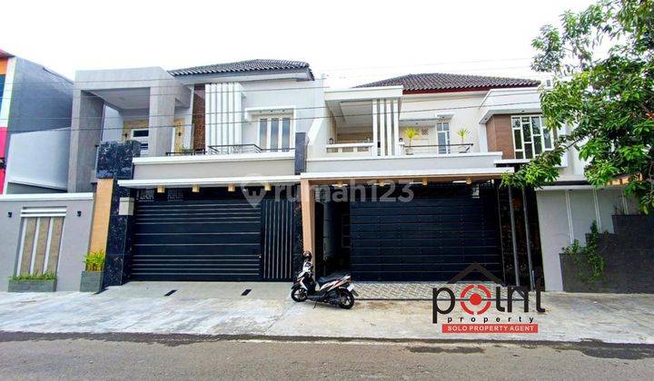 Rumah Mewah di Solo Kota Fully Furnished 2 Lantai Baru 1