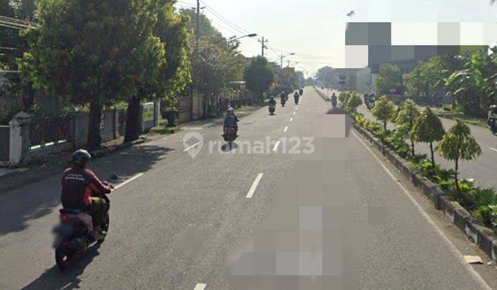 Rumah Luas di Tengah Kota Solo Pinggir Jalan Raya Hitung Tanah 1