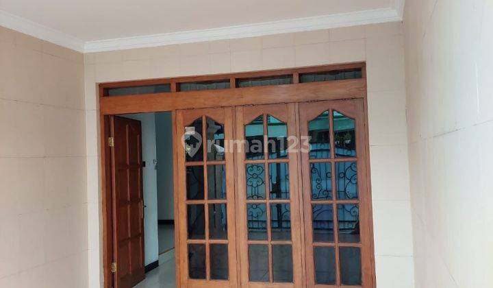 Rumah di Baturan Colomadu Bagus 2 Lantai Hook Siap Huni 2