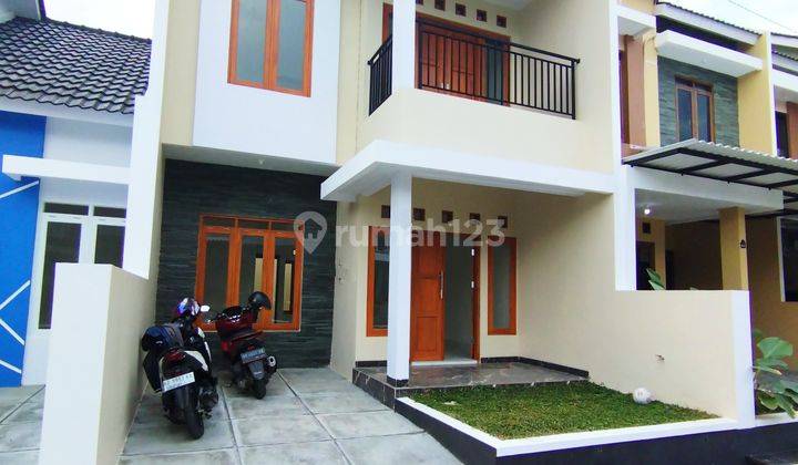 Rumah Baru Cluster Elite 2 Lantai Dekat ke UNS 2