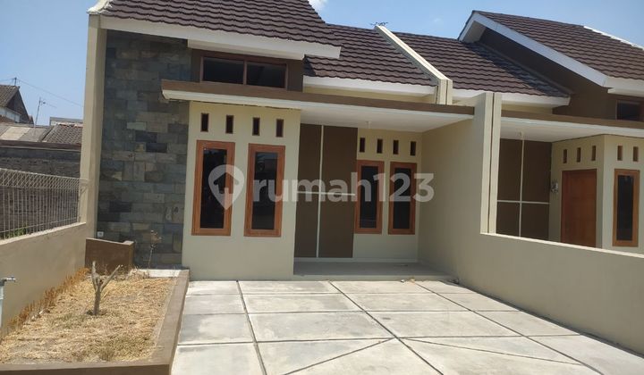 Rumah dekat RSUD Ngipang dalam perumahan kadipiro 1