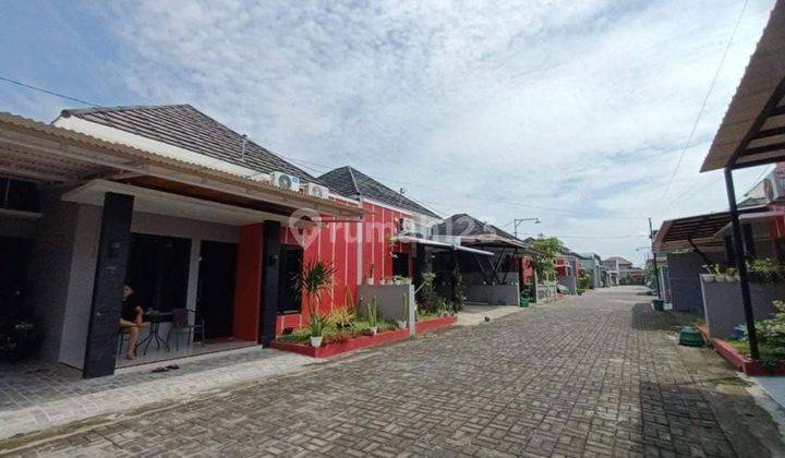 Rumah Cantik Semi Furnish dekat Kampus UMS  2