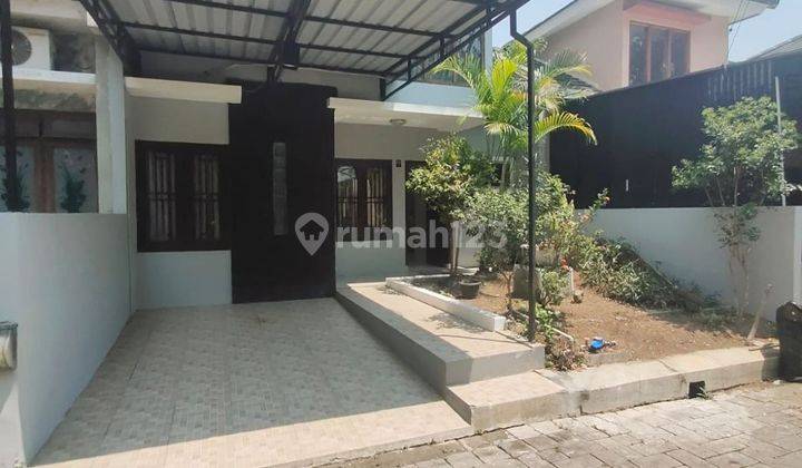 Rumah Solo Baru Perumahan Cluster One Gate ada Security  1