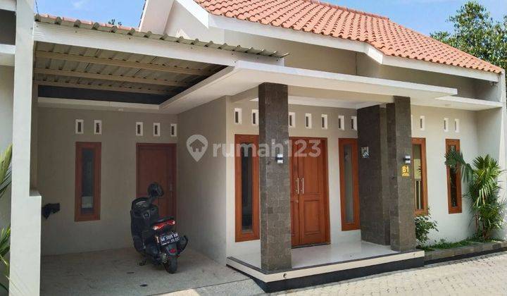 Rumah Murah di Colomadu Minimalis Cantik Sekali Nyaman Siap Huni 1