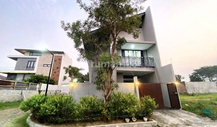 Rumah Mewah Furnish Solo Baru dalam Cluster Elite 1