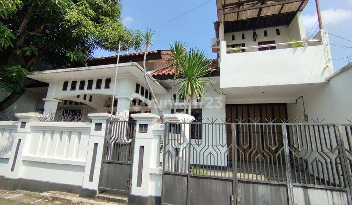 Rumah Mewah Solo Kota Dekat Manahan Semi Furnish Harga BU 2