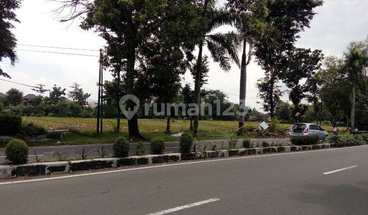 Lahan Luas Pinggir Jalan Raya Solo Karanganyar Lahan Luas Pinggir Jalan Raya Solo Karanganyar
