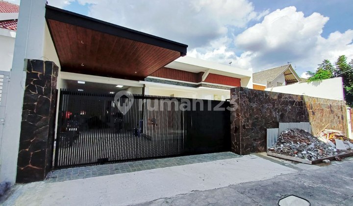 Rumah Mewah Baru Luas Di Solo Kota Dekat Manahan 