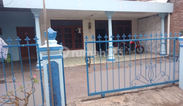 Spacious House in the City Near Unisri Campus 2