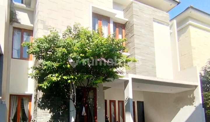 Rumah Mewah Furnish Cluster Tengah Kota Solo 2 Lt Siap Huni