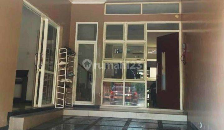 Rumah Cantik 2 Lantai Dekat Rs Jih Dan Manahan Nyaman