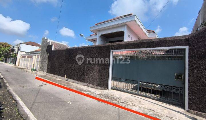 Rumah Kantor Luas Siap Pakai Carport Longgar Strategis Laweyan Solo 1