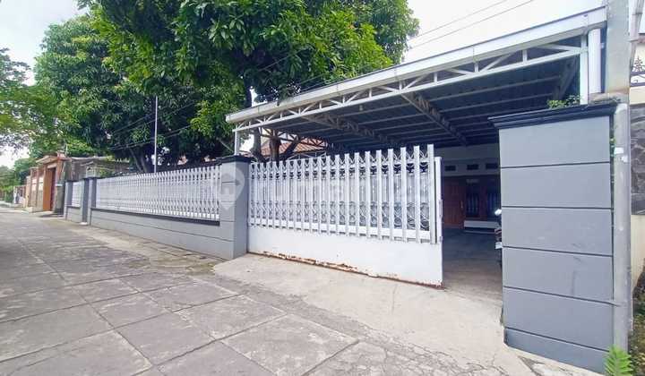 Rumah Luas Bagus Tengah Kota Solo Nyaman