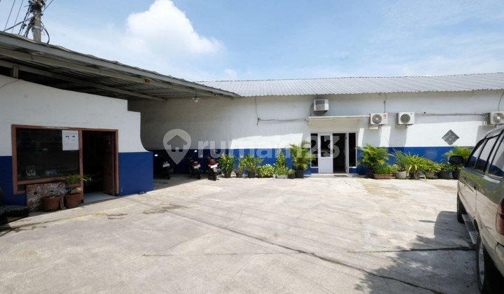 Former Furniture Factory Workshop Strategic Container Access