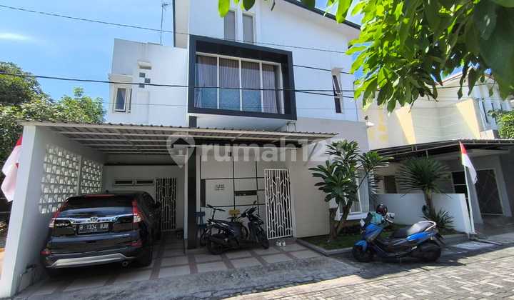 Rumah Mewah Dalam Cluster One Gate Baturan Colomadu Mepet Solo