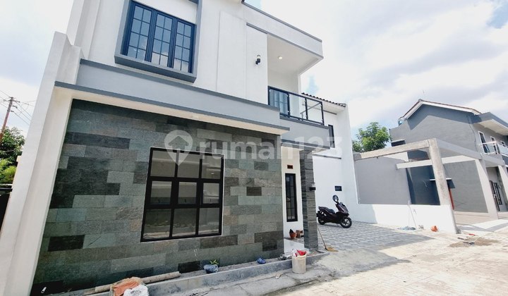 New 2-Story House in Banjarsari Solo Town House 2