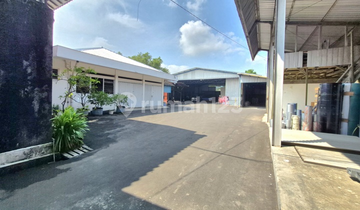 Ruang Usaha Plus Gudang Luas Ada Rumah Mewah Akses Jl. Raya Ruang Usaha Plus Gudang Luas Ada Rumah Mewah Akses Jl. Raya
