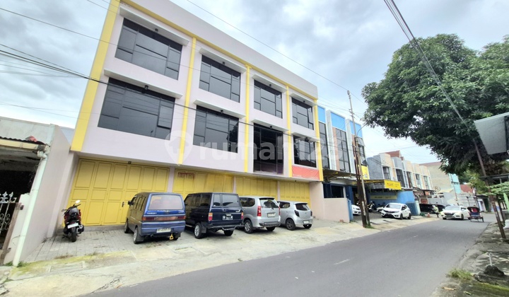 Ready-to-Use 3-Story Shop House in the Strategic City Center 2