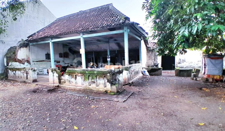 Strategic Central Solo Land Near Mangkunegaran, Keprabon, Banjarsari. Strategic Central Solo Land Near Mangkunegaran, Keprabon, Banjarsari.