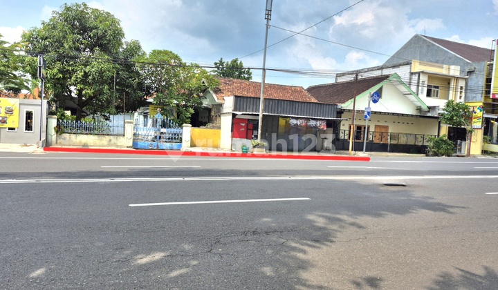 Rumah Luas dan Ruko Tengah Kota Karanganyar Akses Jl. Raya