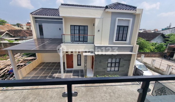 New 2-Story House in Banjarsari Solo Town House