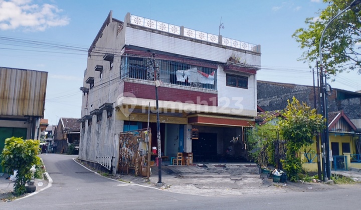 Rumah Kos Atau Roko Strategis Pinggir Jalan Raya Akses Kontener