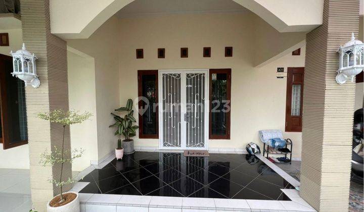 Rumah Di Tengah Kota Solo Surakarta 2 Lantai Dalam.perumahan 2