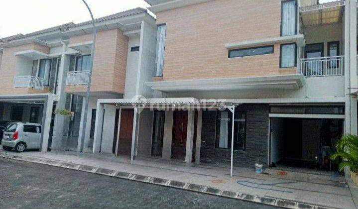 Rumah Mewah Perumahan Cluster Elite Dekat Bandara Solo 1