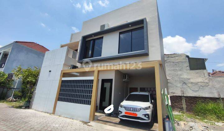 Rumah Cluster Mewah Colomadu Ada Security 24 Jam  1