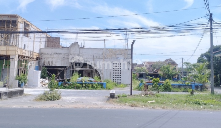 Tanah dan Bangunan Kawasan Bandara Adi Soemarmo Solo dan Auri Adi Sucipto