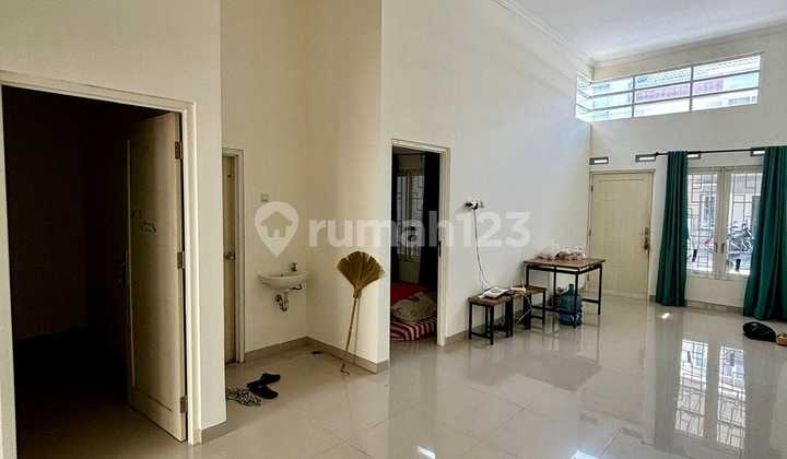 Ready-to-Occupy Cluster House Near Moewardi Hospital and UNS 2