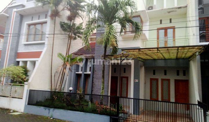 Rumah Disewakan Solo Baru 2 Lantai Cluster Security 1