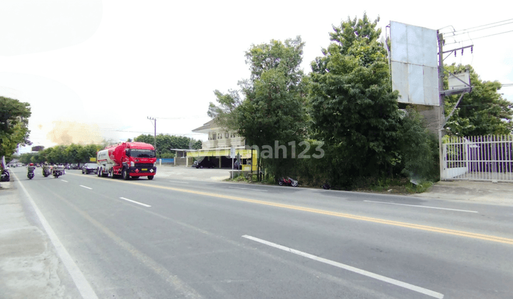 Tanah Luas Pinggir Jalan Raya Colomadu Solo  1