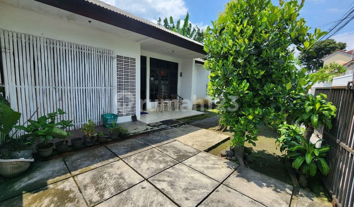 Second-hand House, Spacious, City Center, Near Nusukan Market, Solo 2